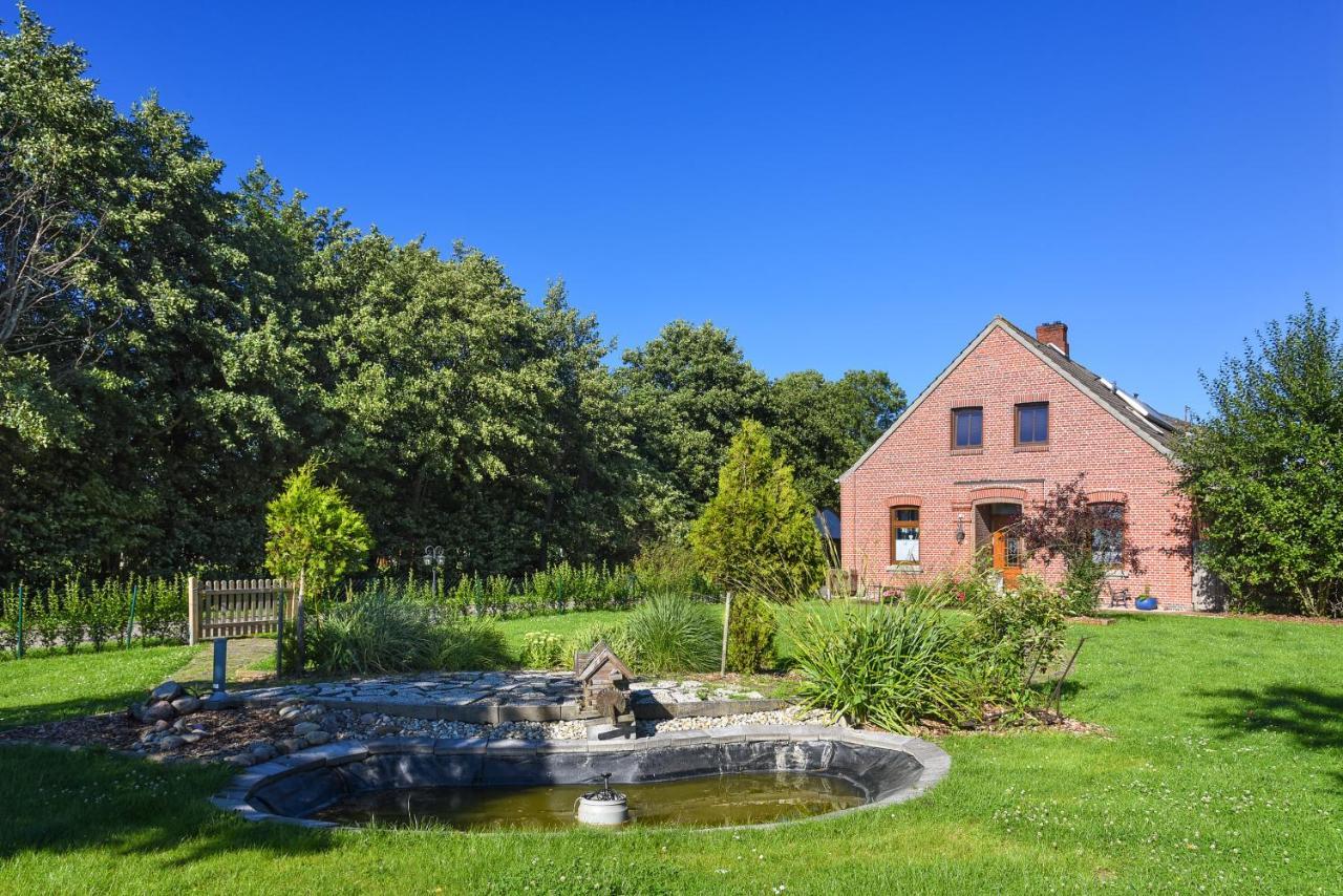 Ferienwohnungen Auf Dem Ferienhof Klein Husums Werdum Buitenkant foto